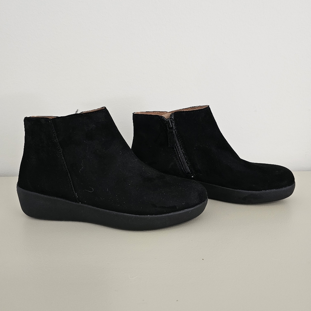 NEW FITFLOP Black Booties Size 5